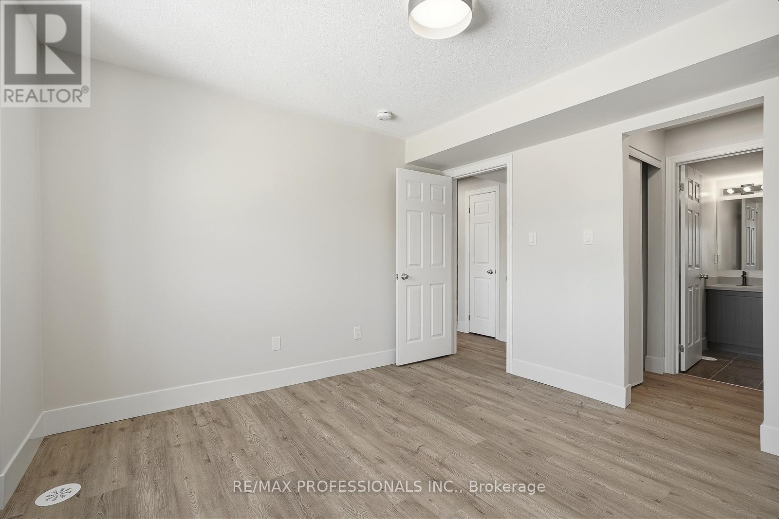 3-04 - 2420 Baronwood Drive, Oakville, Ontario  L6M 0X6 - Photo 22 - W12843964