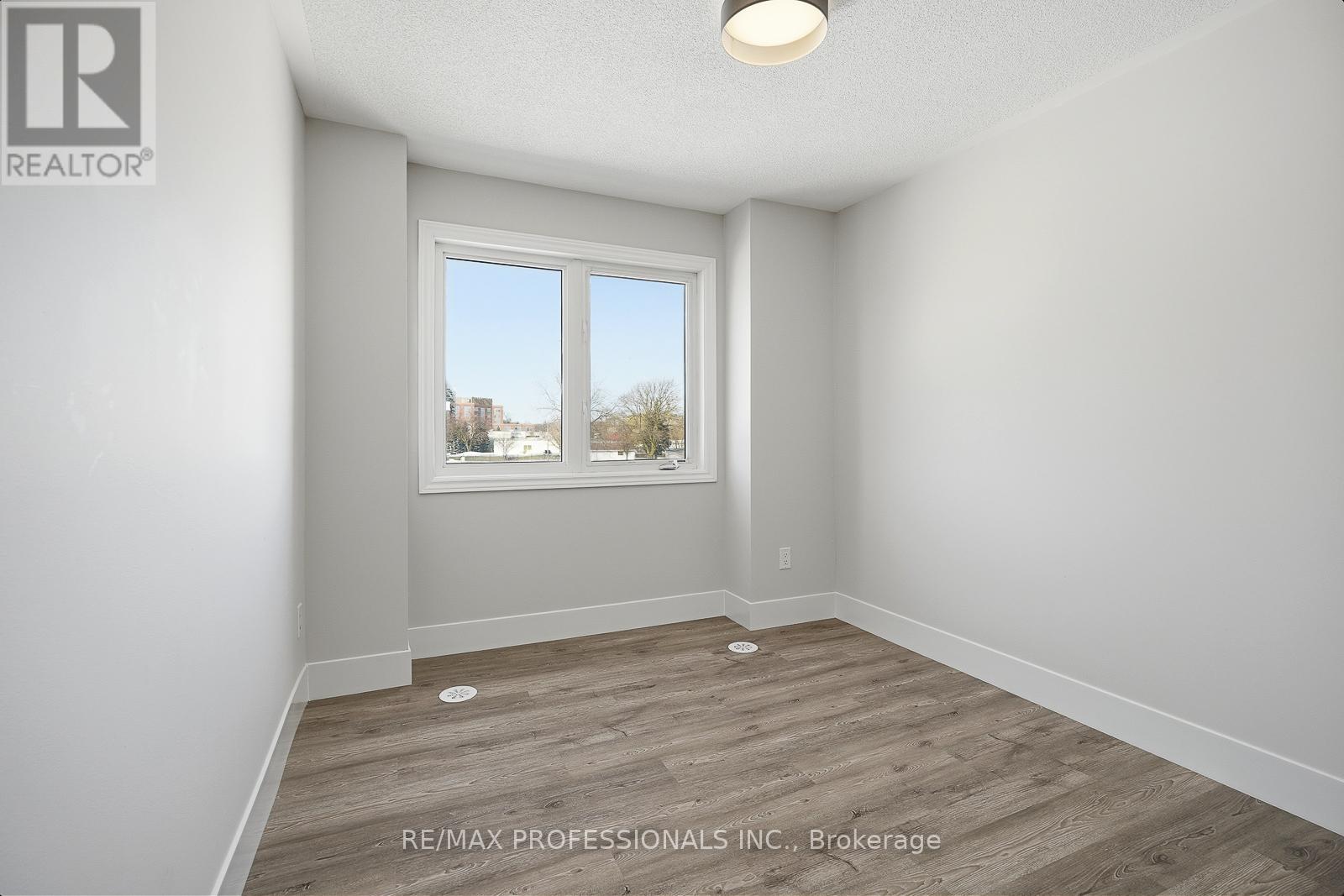 3-04 - 2420 Baronwood Drive, Oakville, Ontario  L6M 0X6 - Photo 25 - W12843964