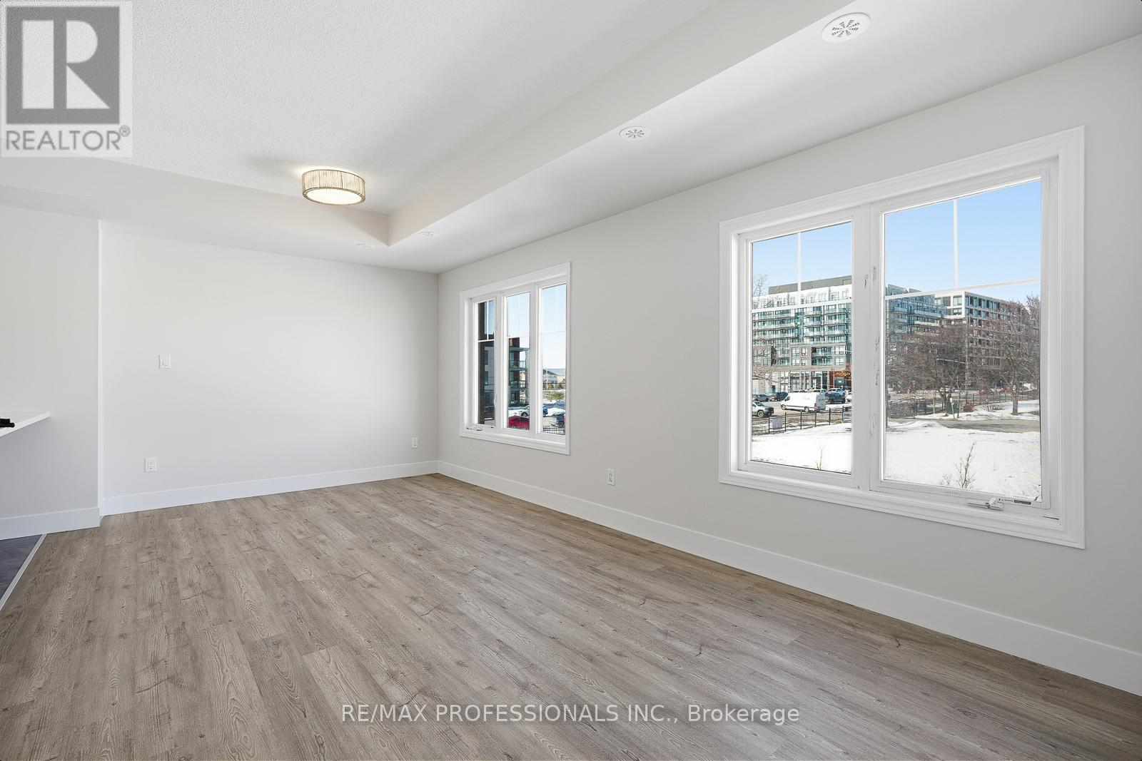 3-04 - 2420 Baronwood Drive, Oakville, Ontario  L6M 0X6 - Photo 6 - W12843964