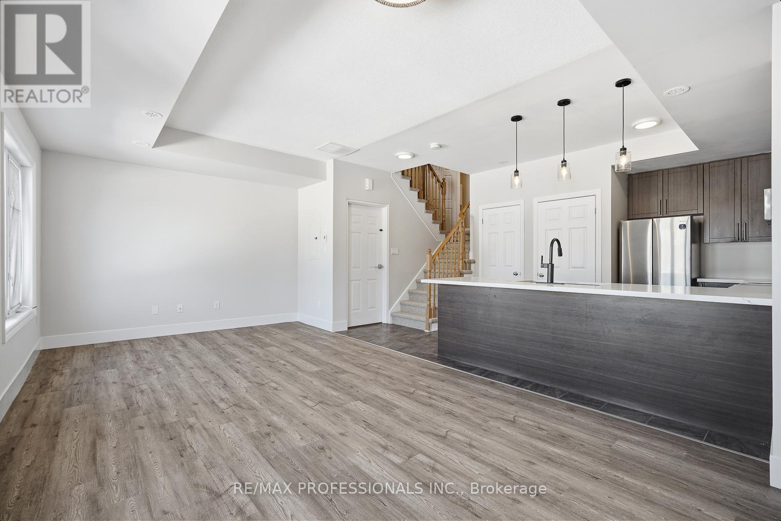 3-04 - 2420 Baronwood Drive, Oakville, Ontario  L6M 0X6 - Photo 9 - W12843964