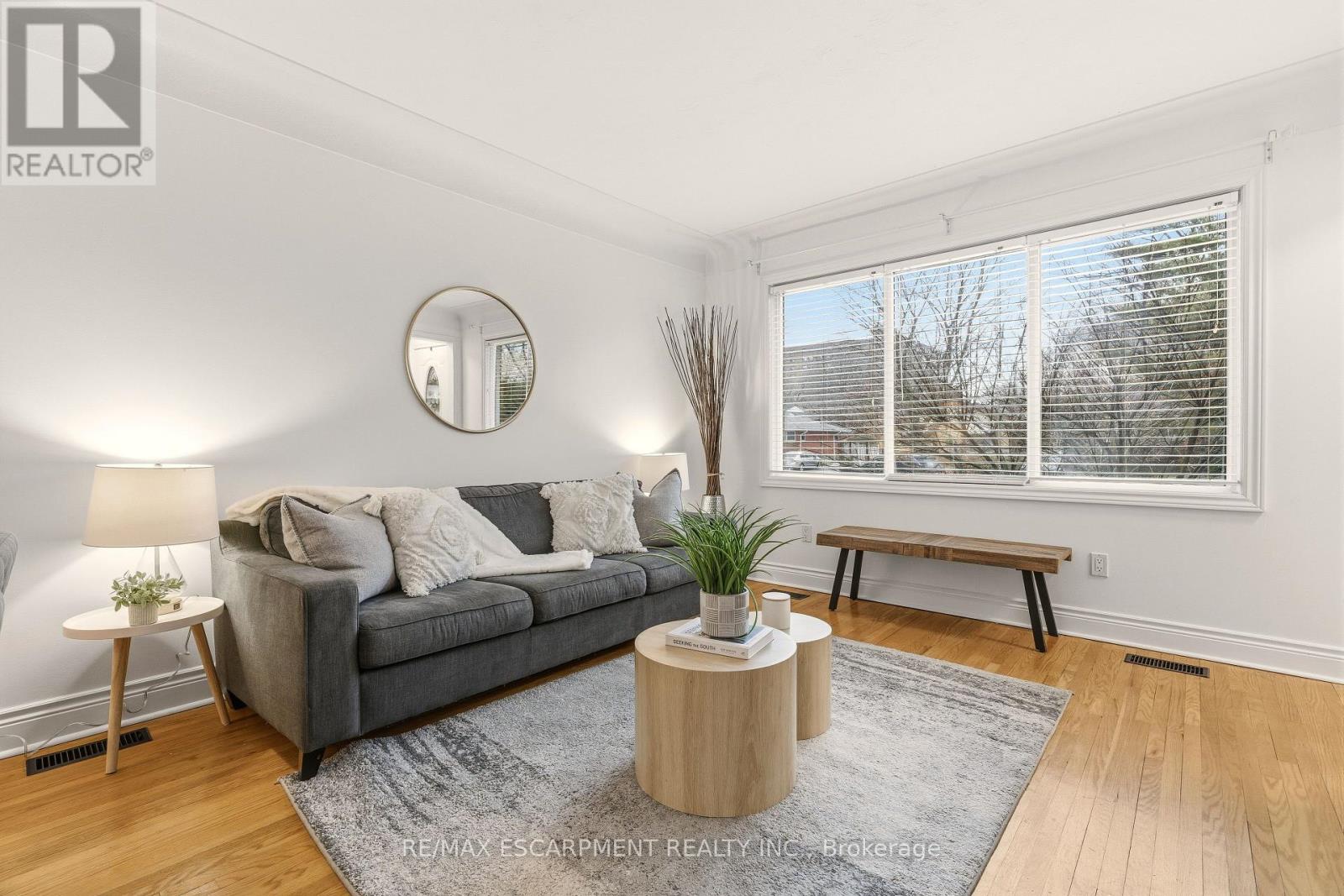 411 Pepper Drive, Burlington, Ontario  L7R 3E1 - Photo 11 - W12843972