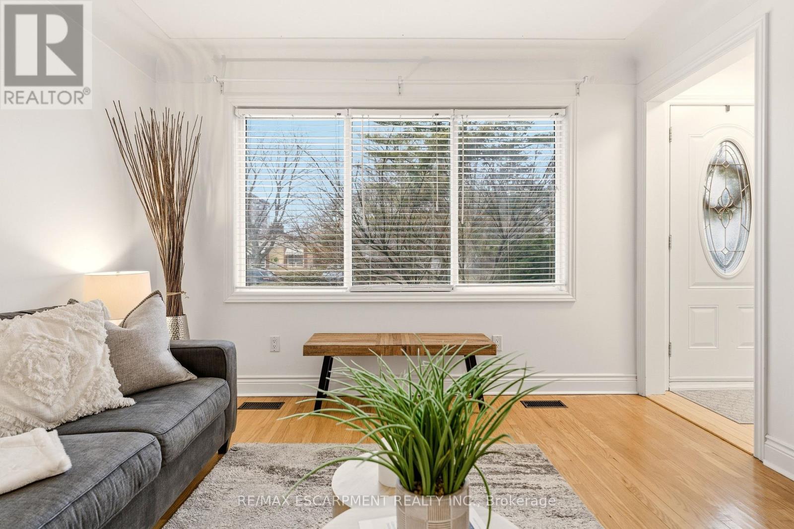 411 Pepper Drive, Burlington, Ontario  L7R 3E1 - Photo 12 - W12843972