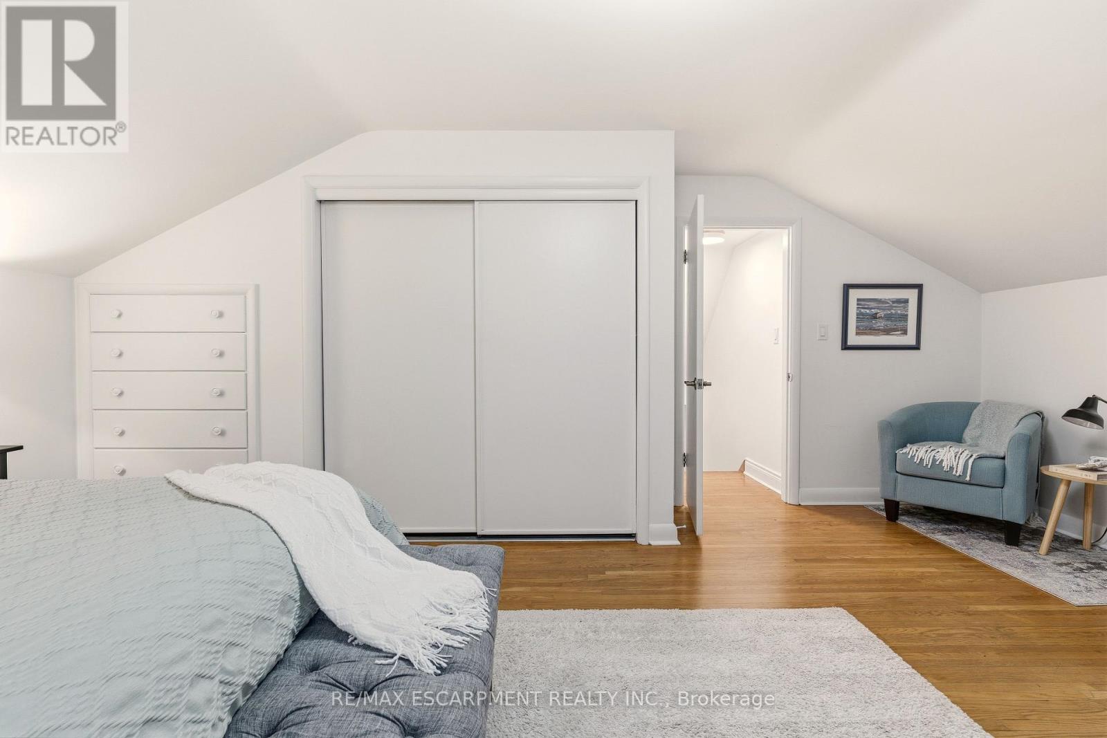 411 Pepper Drive, Burlington, Ontario  L7R 3E1 - Photo 24 - W12843972