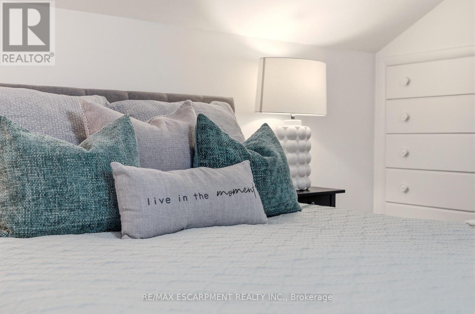 411 Pepper Drive, Burlington, Ontario  L7R 3E1 - Photo 26 - W12843972