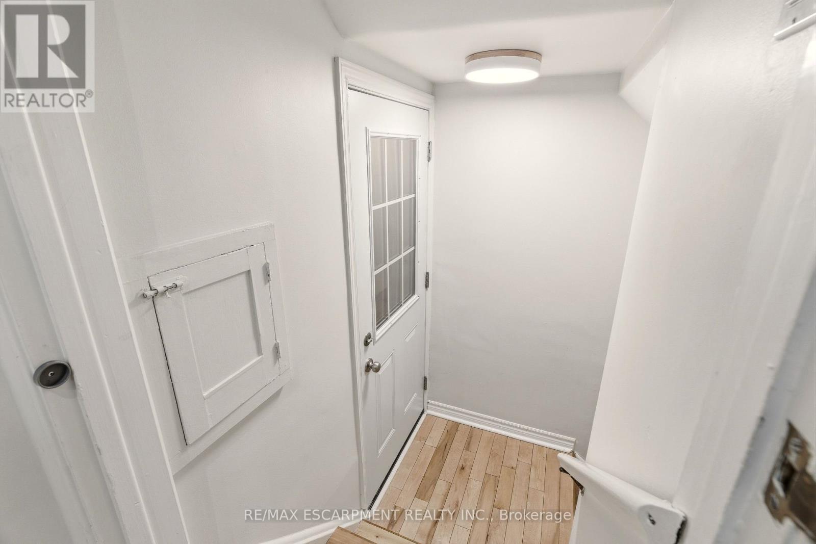 411 Pepper Drive, Burlington, Ontario  L7R 3E1 - Photo 27 - W12843972