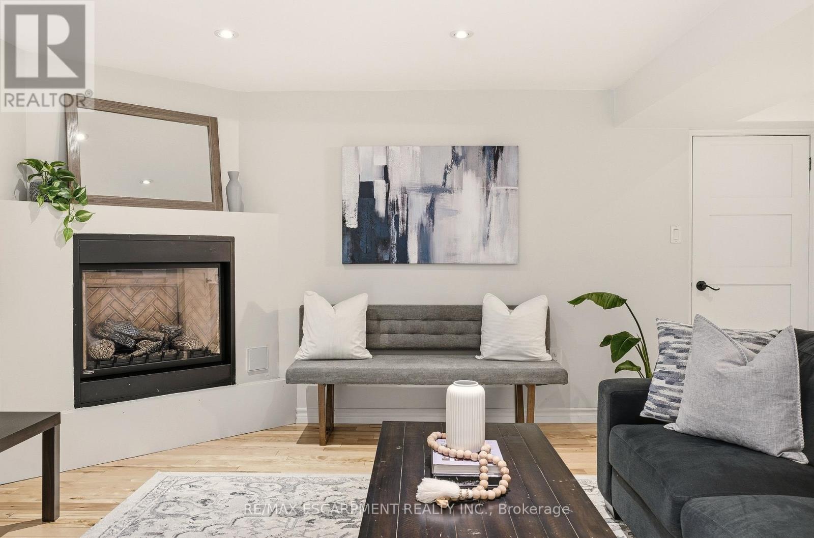 411 Pepper Drive, Burlington, Ontario  L7R 3E1 - Photo 36 - W12843972