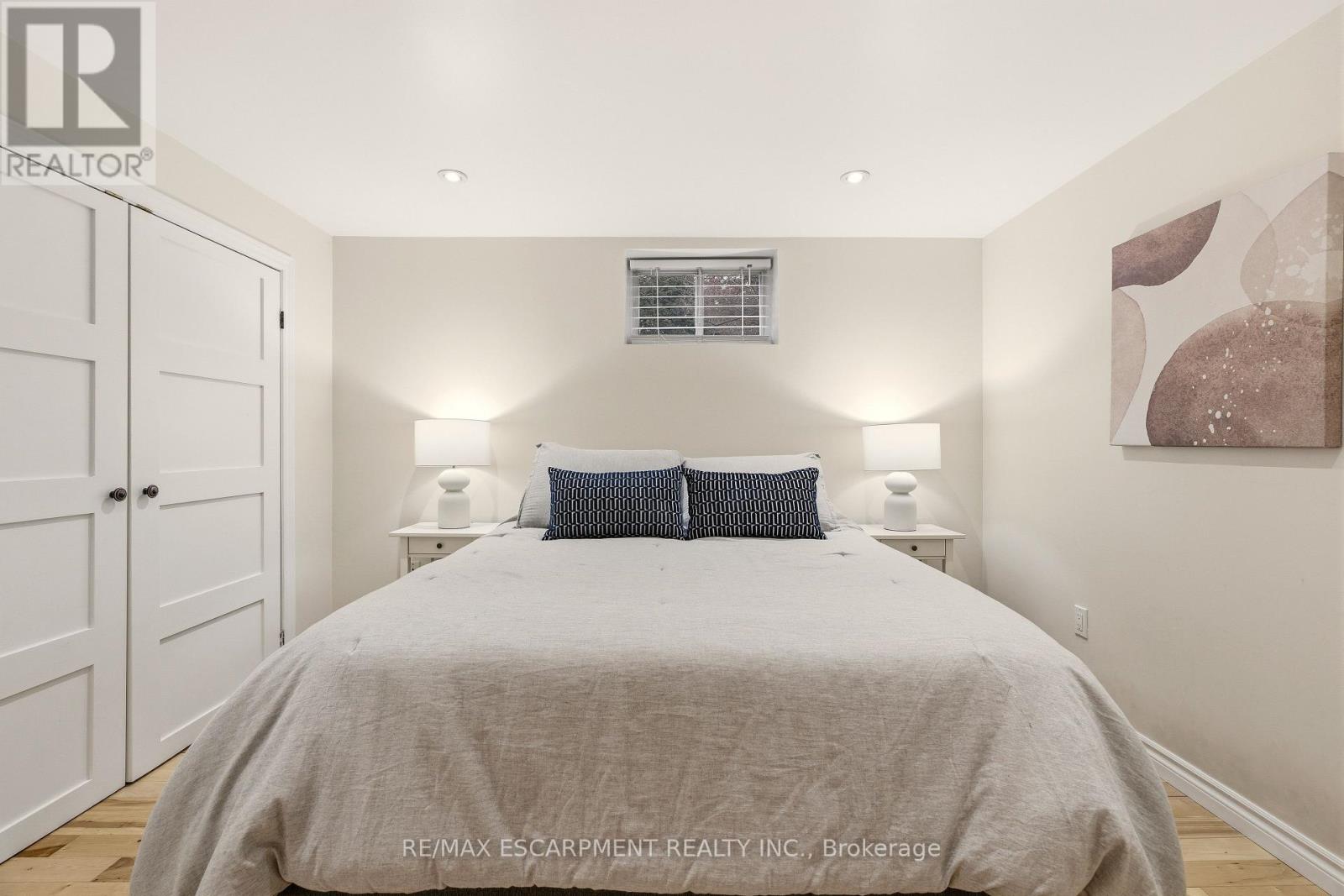 411 Pepper Drive, Burlington, Ontario  L7R 3E1 - Photo 37 - W12843972