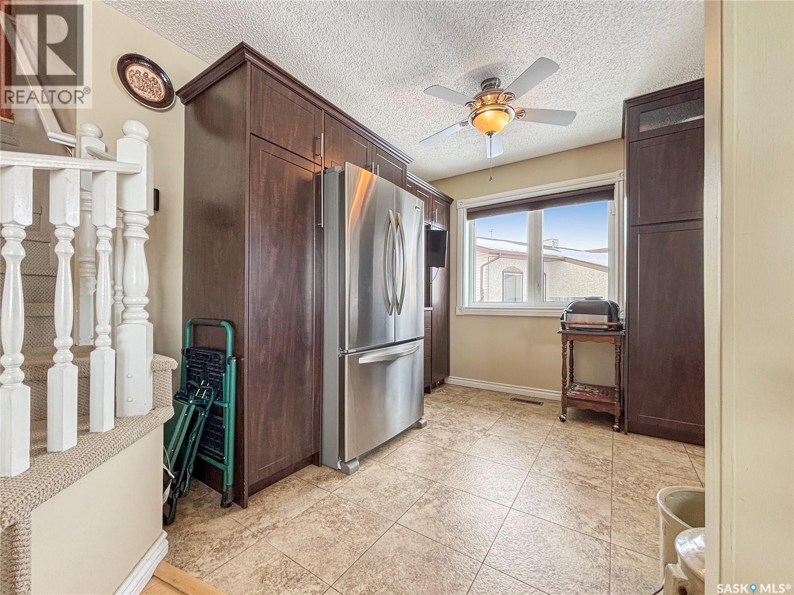 247 Stacey Crescent, Saskatoon, Saskatchewan  S7L 7A9 - Photo 6 - SK029674