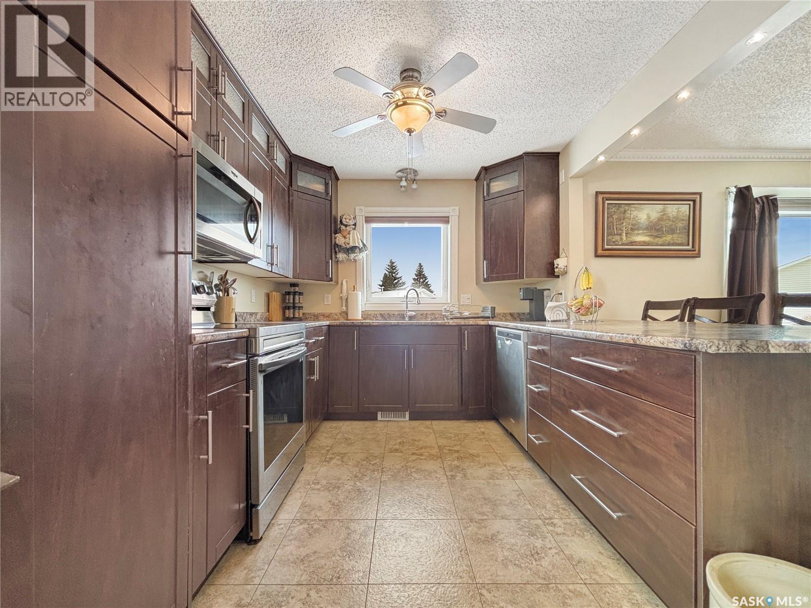 247 Stacey Crescent, Saskatoon, Saskatchewan  S7L 7A9 - Photo 7 - SK029674