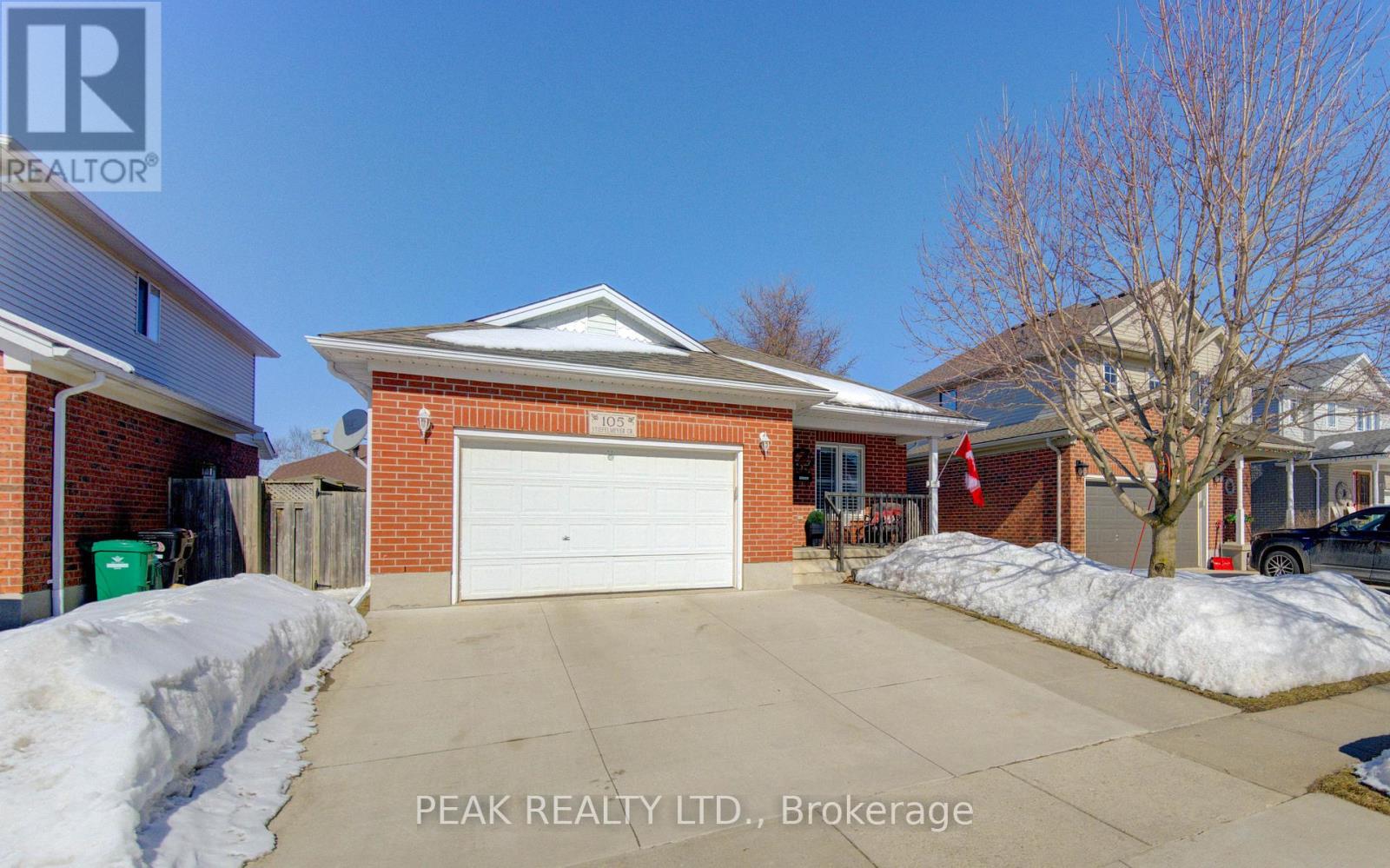 105 Stiefelmeyer Crescent, Wilmot, Ontario  N3A 4K6 - Photo 4 - X12843688