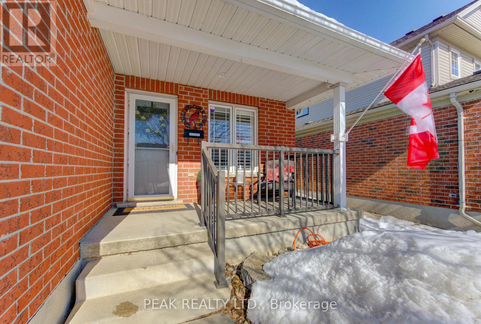 105 Stiefelmeyer Crescent, Wilmot, Ontario  N3A 4K6 - Photo 5 - X12843688