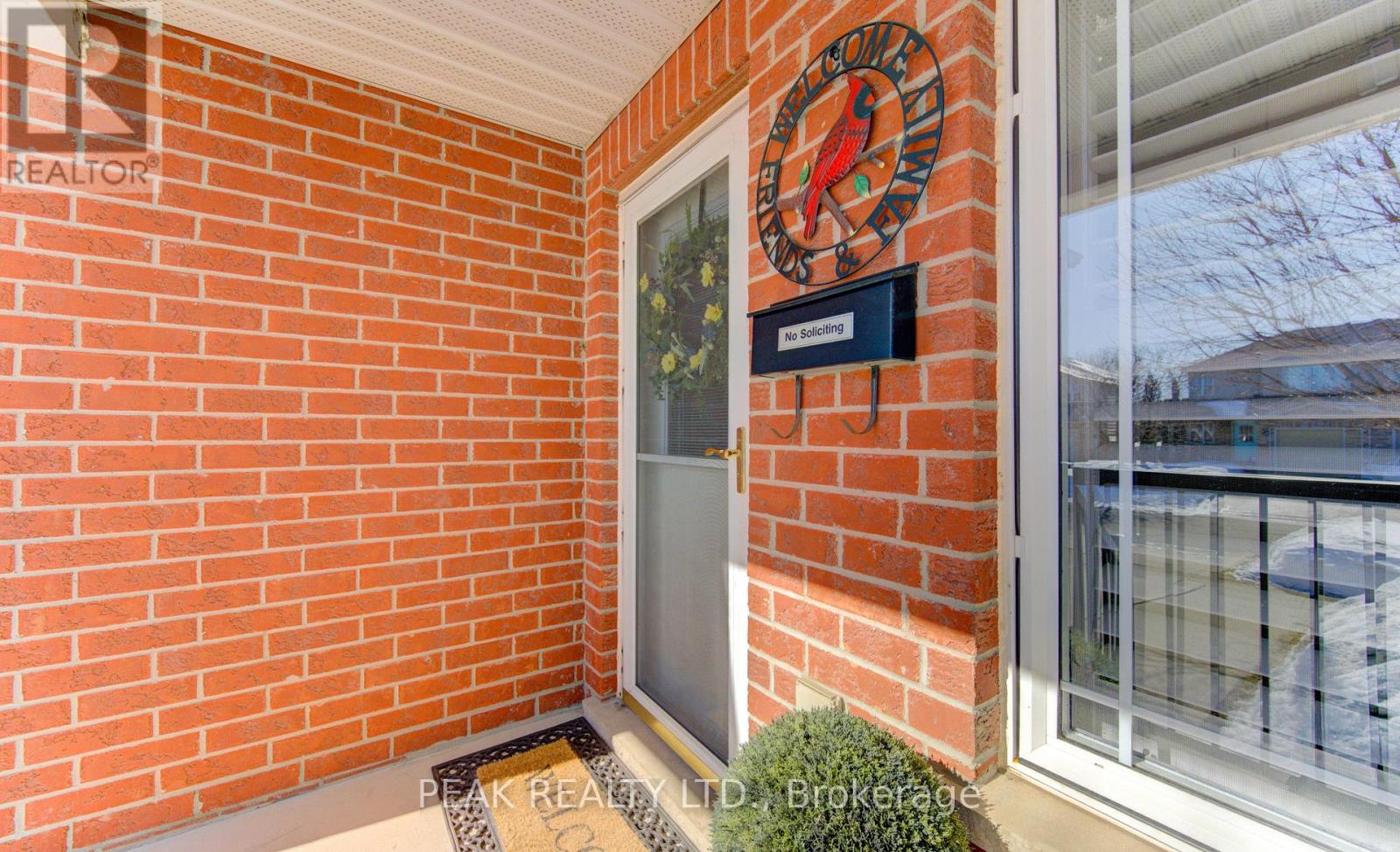 105 Stiefelmeyer Crescent, Wilmot, Ontario  N3A 4K6 - Photo 6 - X12843688