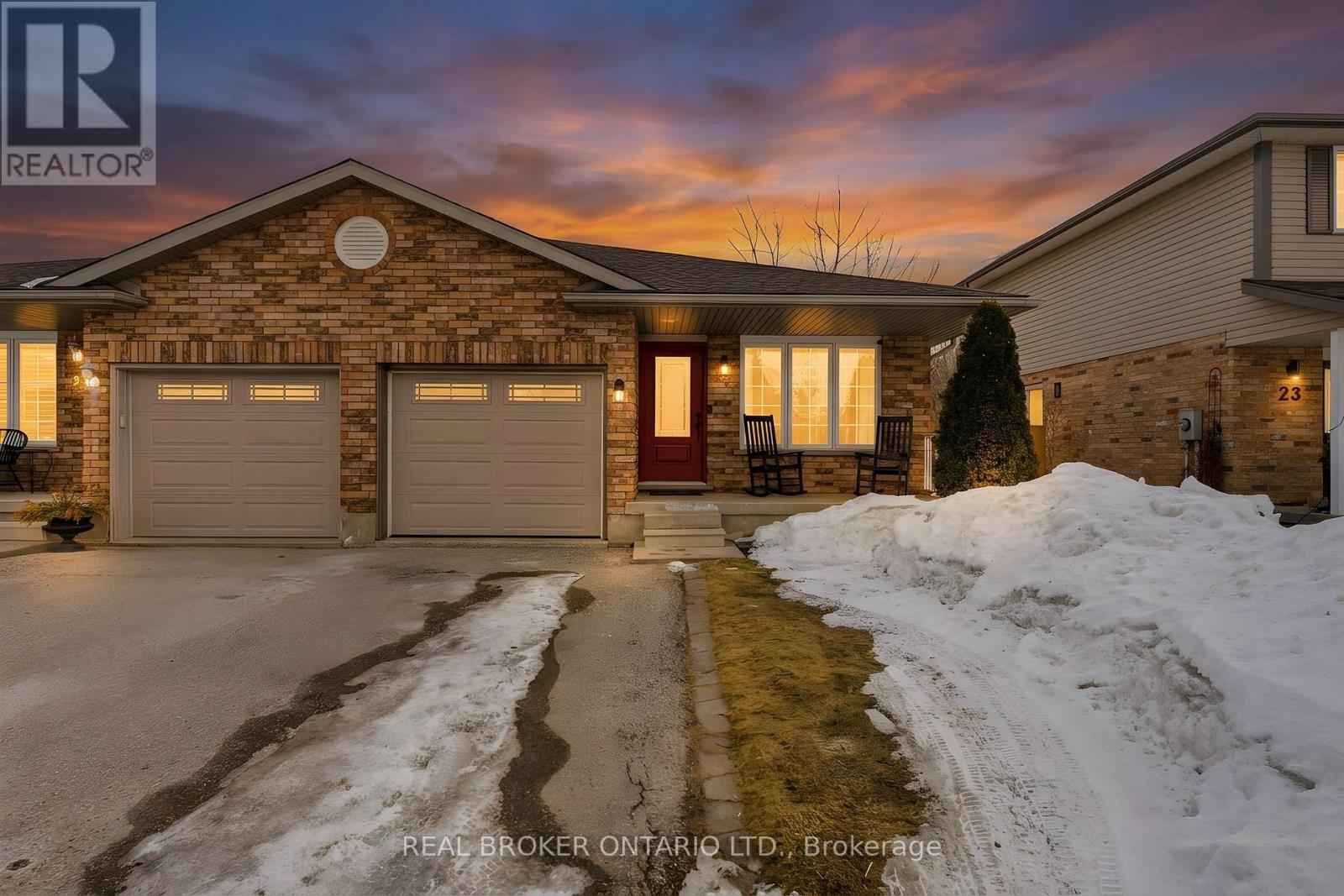 25 BITTERNUT PLACE, Woolwich, Ontario