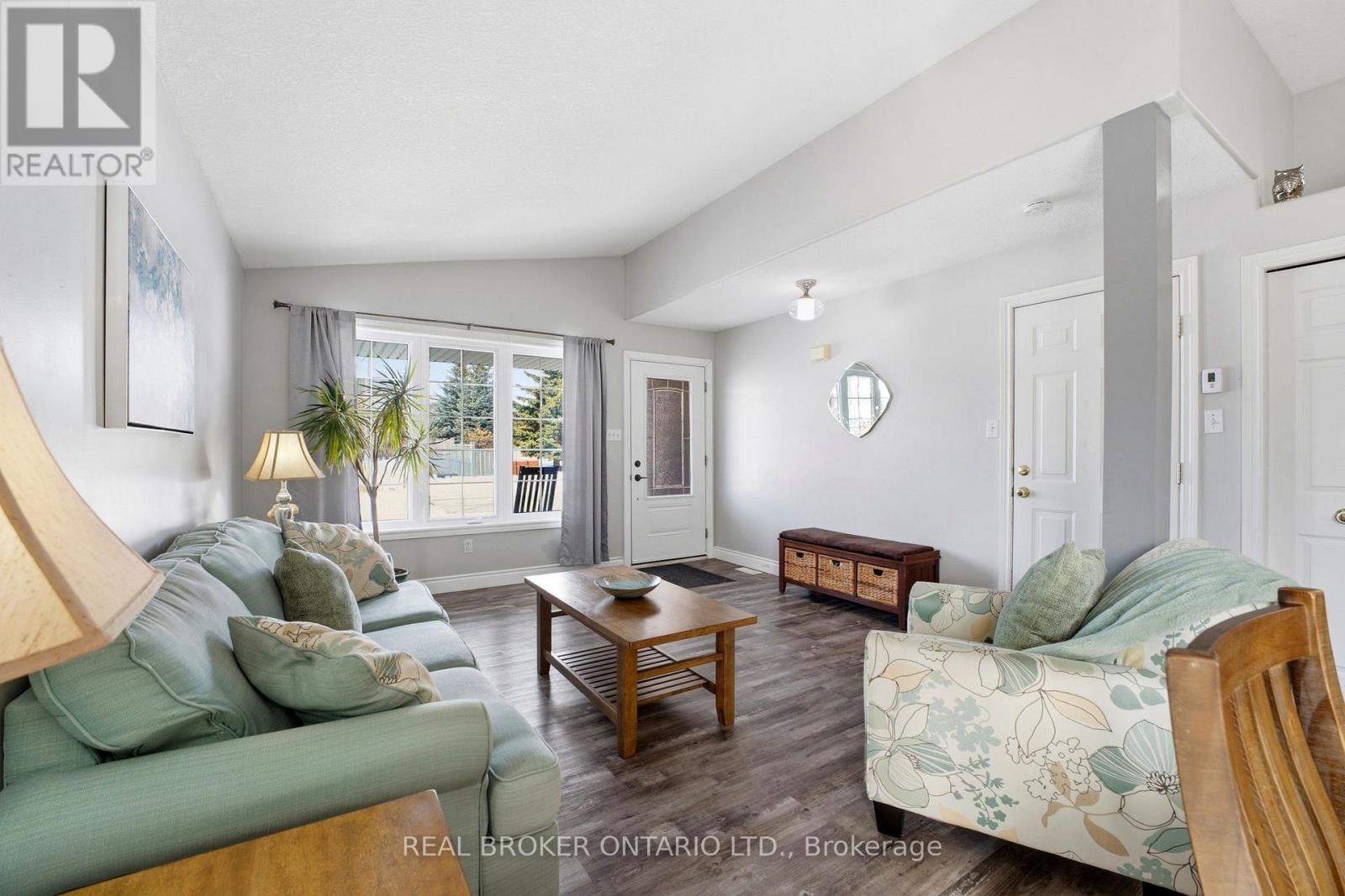 25 Bitternut Place, Woolwich, Ontario  N3B 3L2 - Photo 6 - X12843722