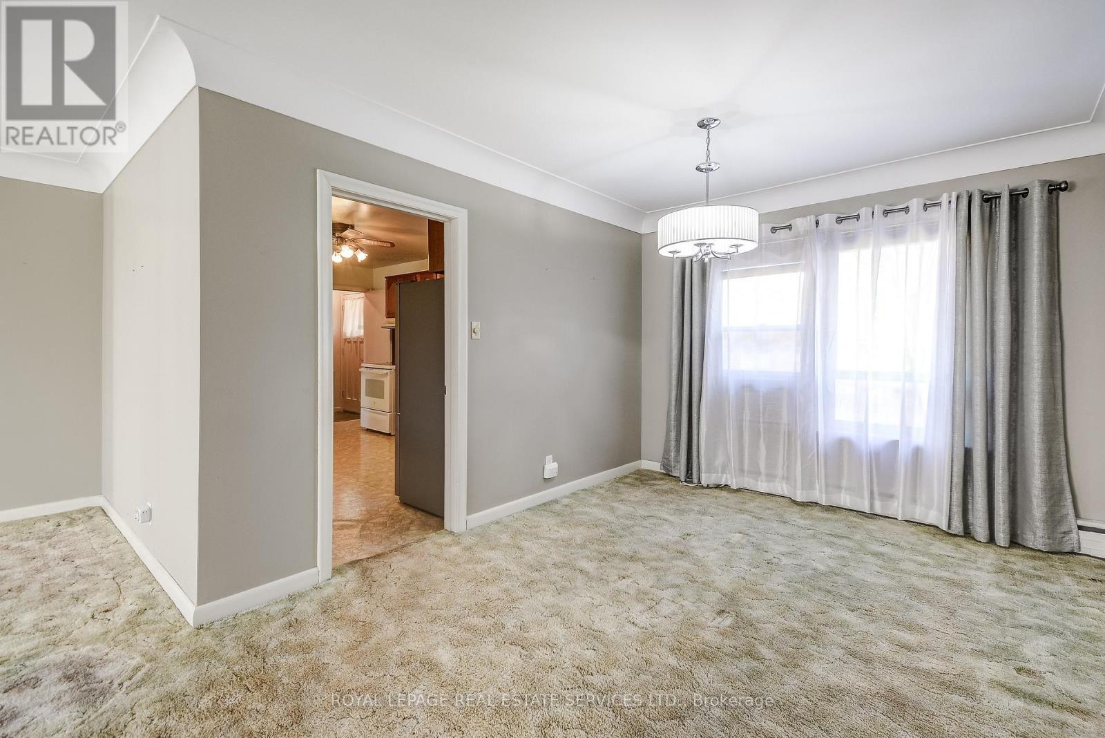 15 Loma Drive, Hamilton, Ontario  L8G 2W6 - Photo 11 - X12843730