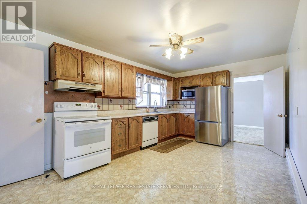 15 Loma Drive, Hamilton, Ontario  L8G 2W6 - Photo 13 - X12843730