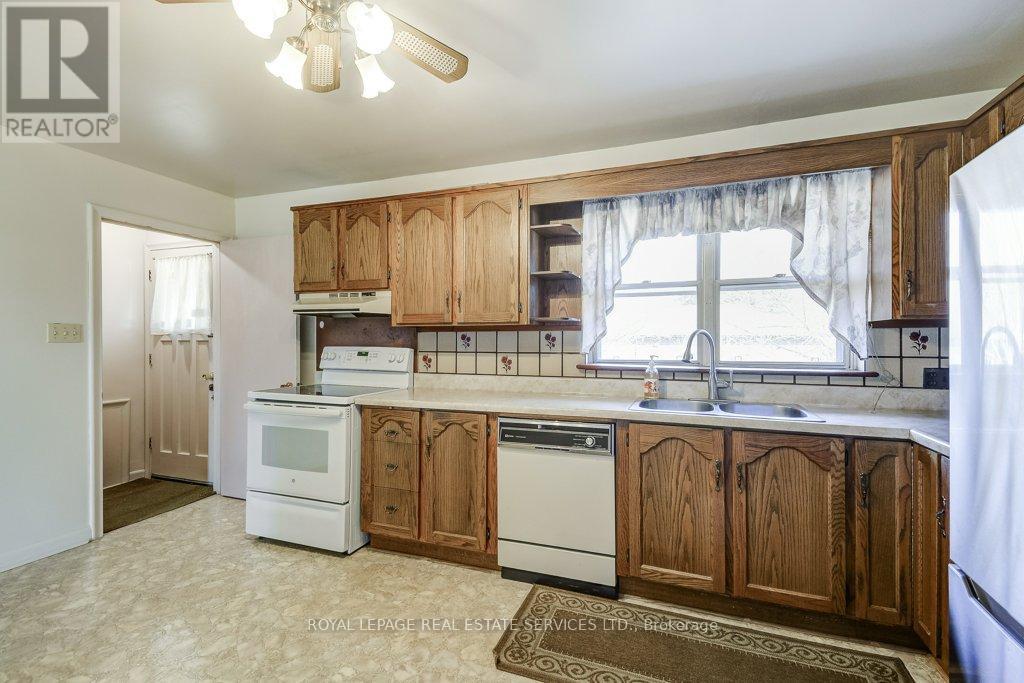 15 Loma Drive, Hamilton, Ontario  L8G 2W6 - Photo 15 - X12843730