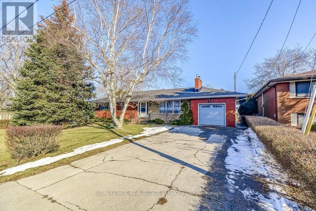15 Loma Drive, Hamilton, Ontario  L8G 2W6 - Photo 2 - X12843730