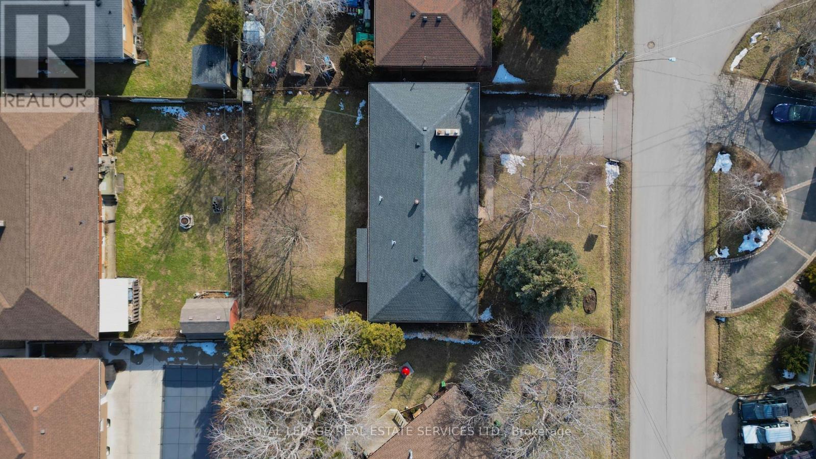 15 Loma Drive, Hamilton, Ontario  L8G 2W6 - Photo 4 - X12843730