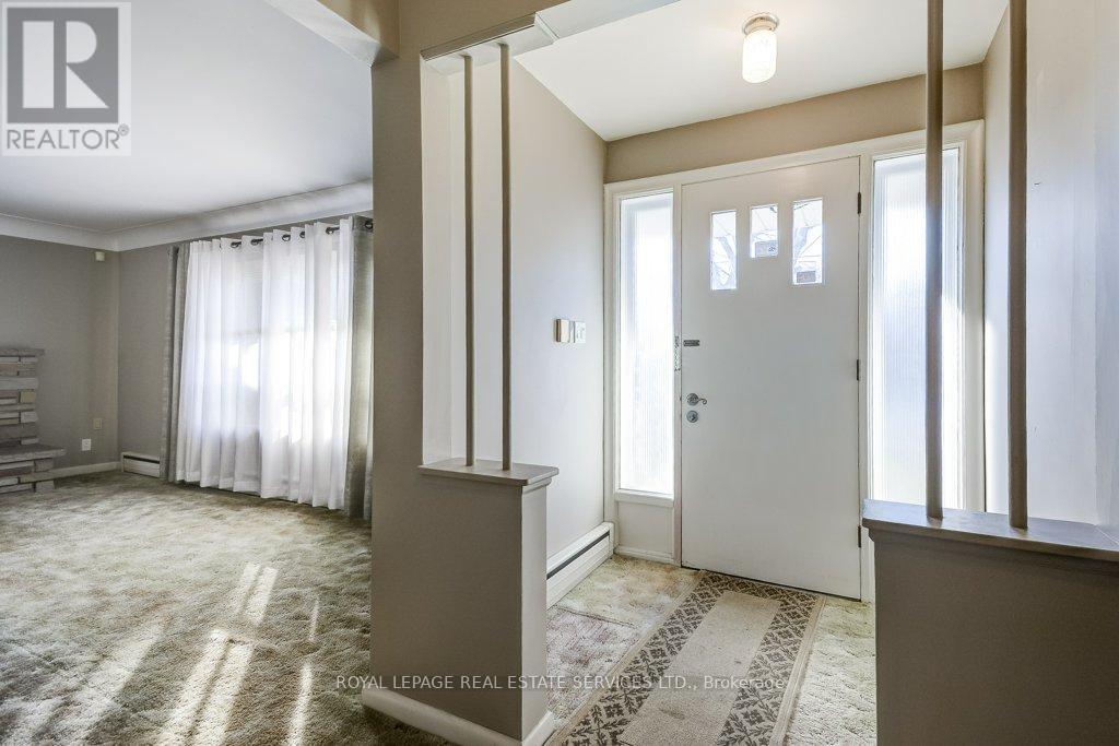 15 Loma Drive, Hamilton, Ontario  L8G 2W6 - Photo 6 - X12843730