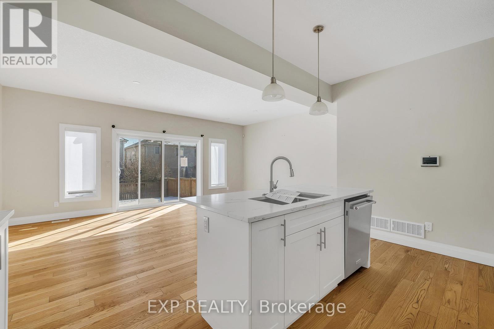 47 Pondcliffe Drive, Kitchener, Ontario  N2R 0M3 - Photo 8 - X12843766