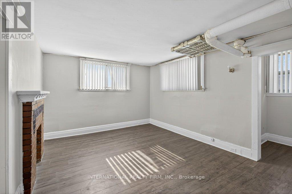 1 - 109 Balsam Avenue S, Hamilton, Ontario  L8M 3B2 - Photo 11 - X12843772