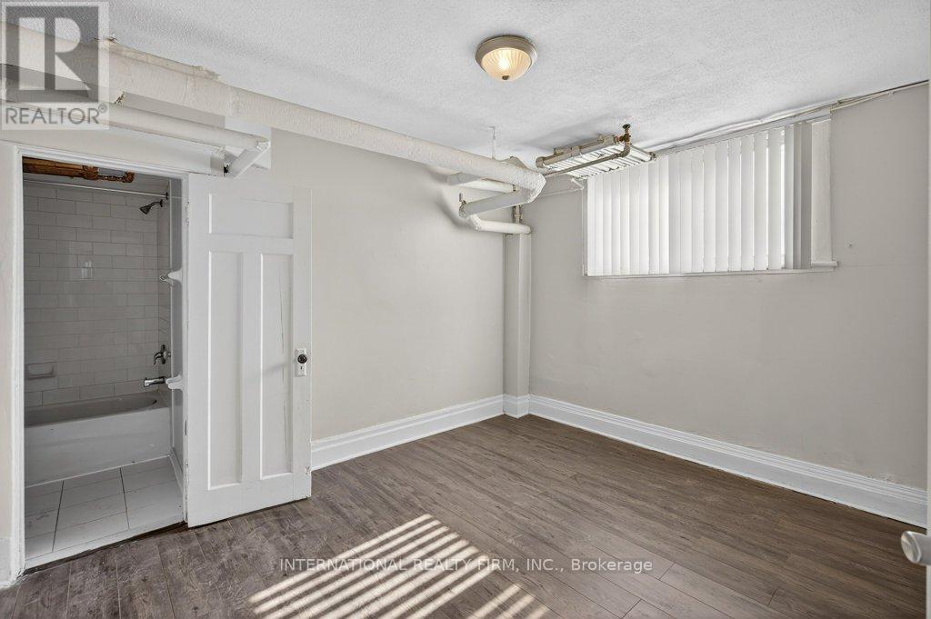 1 - 109 Balsam Avenue S, Hamilton, Ontario  L8M 3B2 - Photo 21 - X12843772