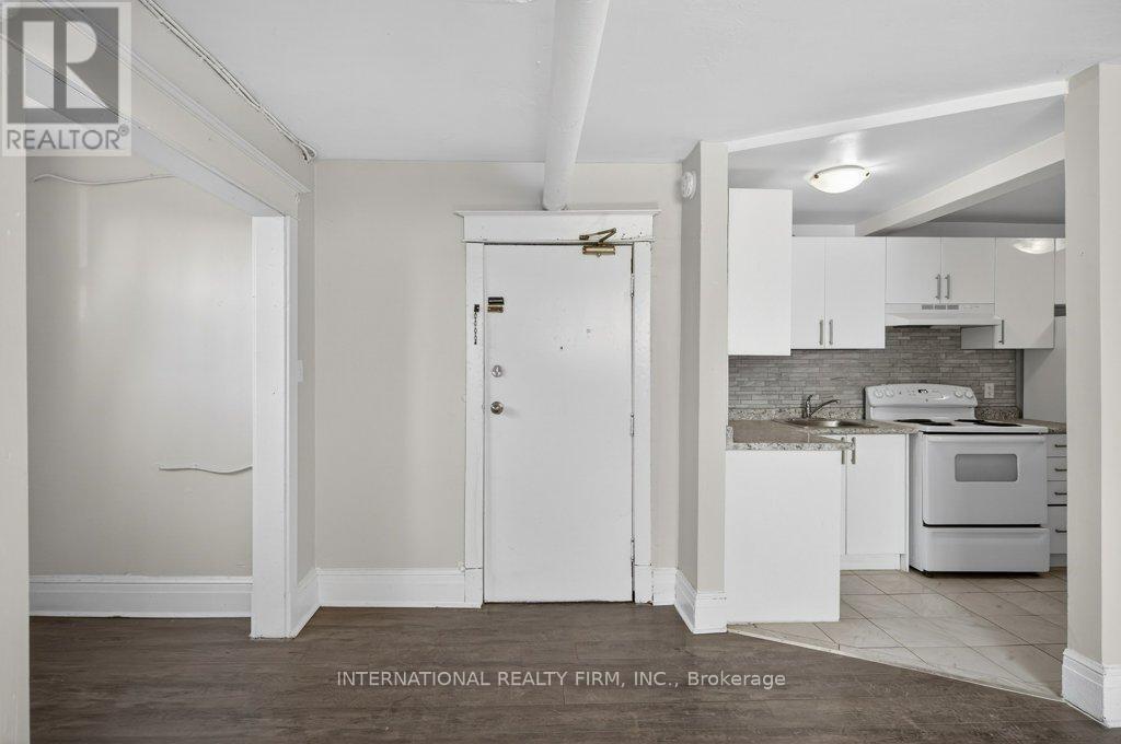 1 - 109 Balsam Avenue S, Hamilton, Ontario  L8M 3B2 - Photo 9 - X12843772