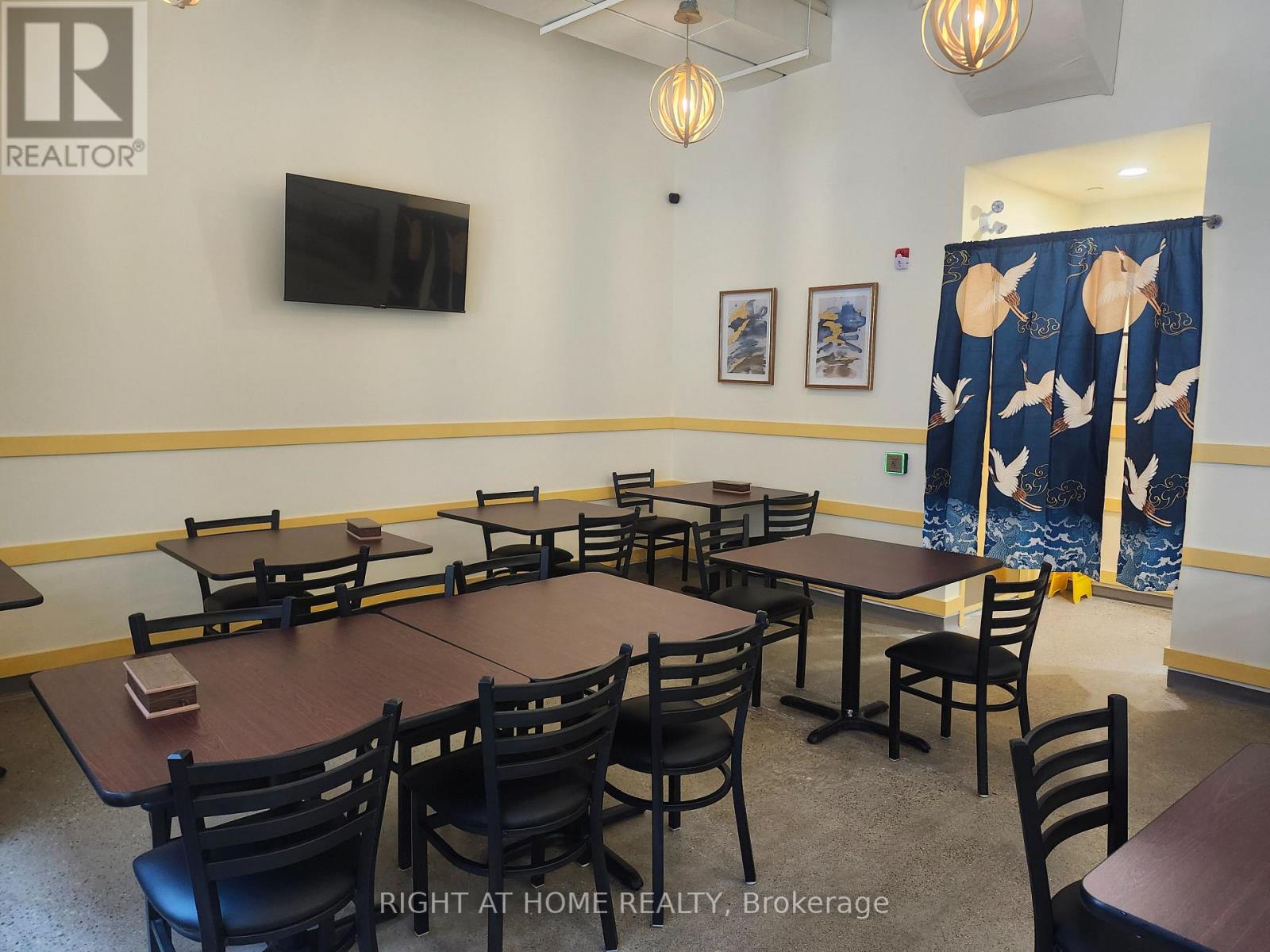 101 - 108 Garment Street, Kitchener, Ontario  N2G 0E2 - Photo 10 - X12843792