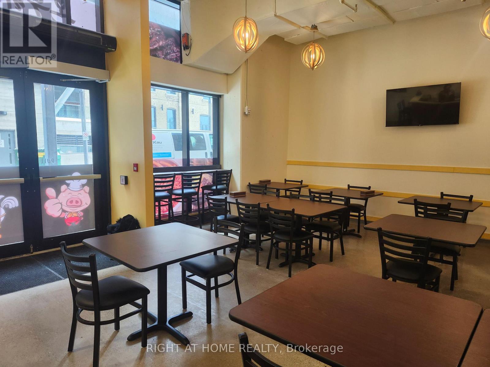 101 - 108 Garment Street, Kitchener, Ontario  N2G 0E2 - Photo 8 - X12843792