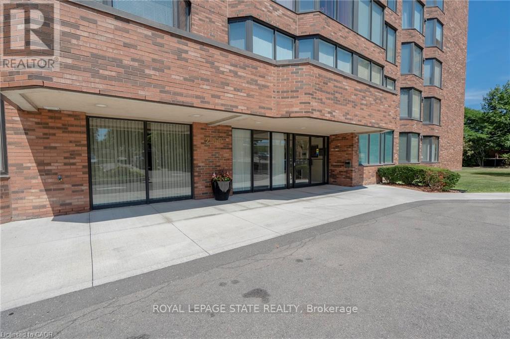 105 - 200 Limeridge Road W, Hamilton, Ontario  L9C 7M7 - Photo 2 - X12843848