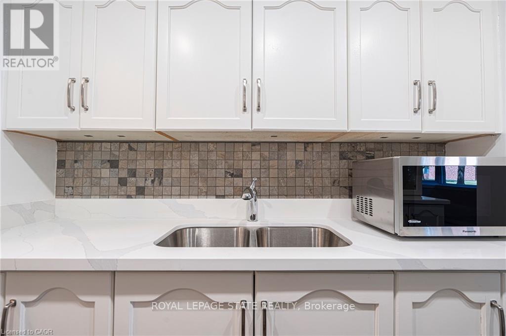 105 - 200 Limeridge Road W, Hamilton, Ontario  L9C 7M7 - Photo 24 - X12843848