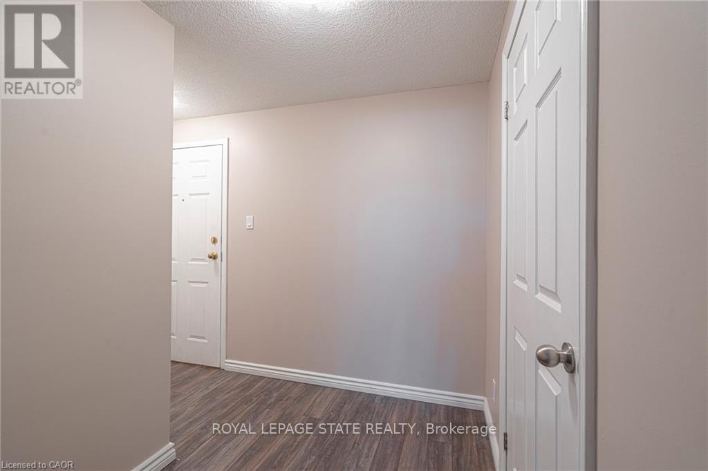 105 - 200 Limeridge Road W, Hamilton, Ontario  L9C 7M7 - Photo 8 - X12843848