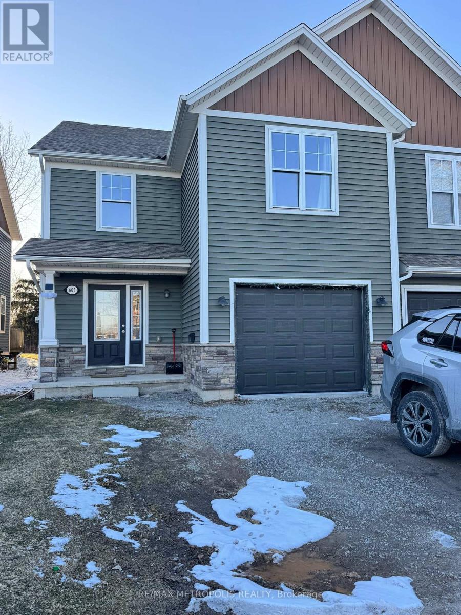 605 First Avenue, Welland, Ontario  L3C 6Z8 - Photo 2 - X12843984