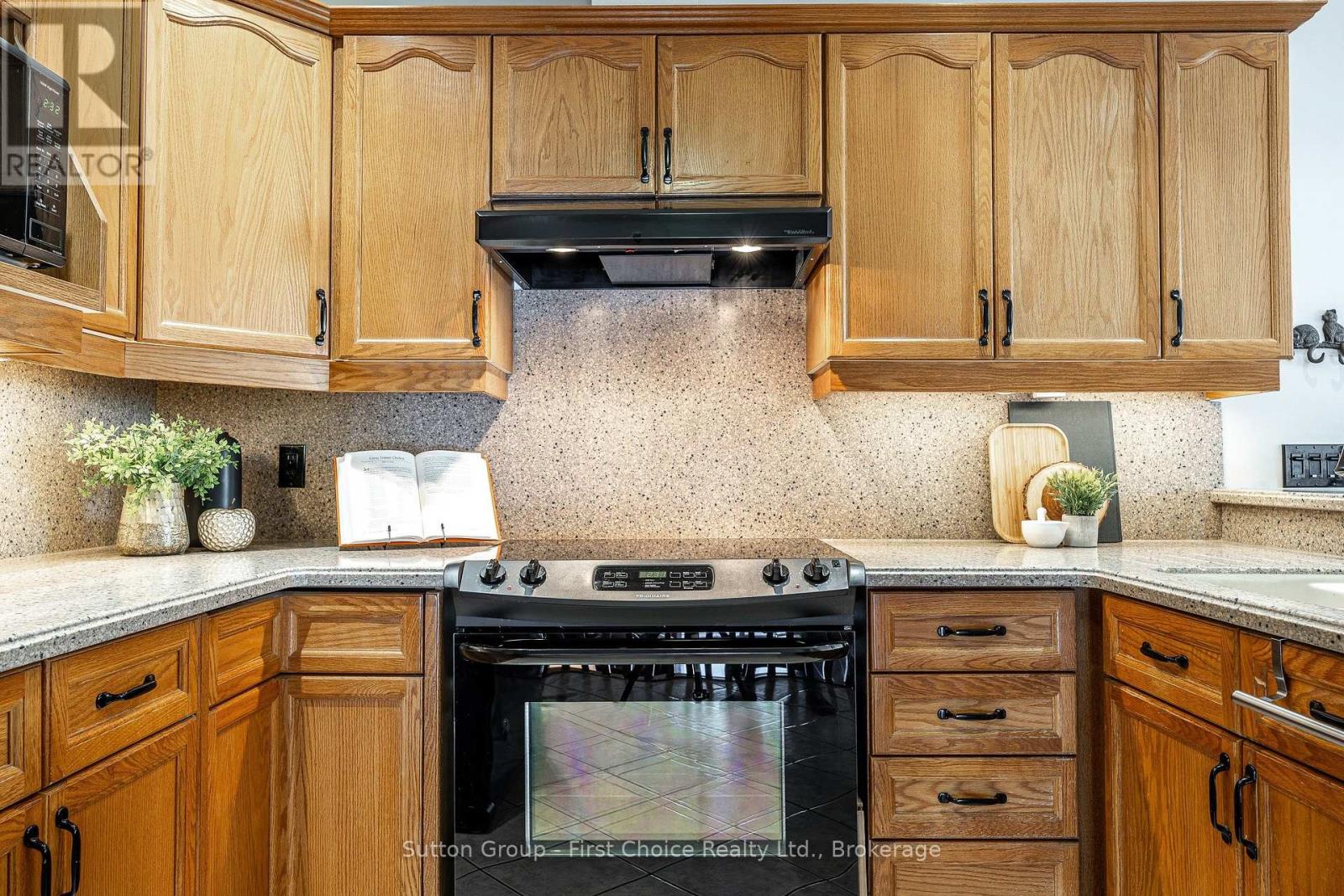 60 Bell Court, Stratford, Ontario  N5A 7W8 - Photo 13 - X12843354