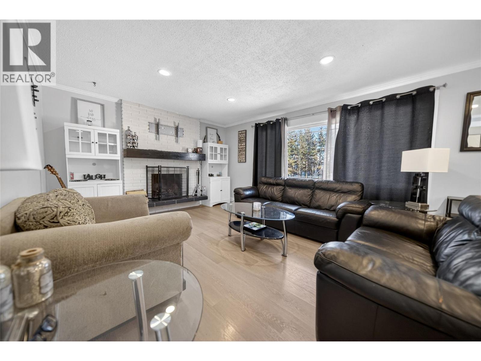 2001 8th Avenue S, Cranbrook, British Columbia  V1C 7E7 - Photo 2 - 10377742