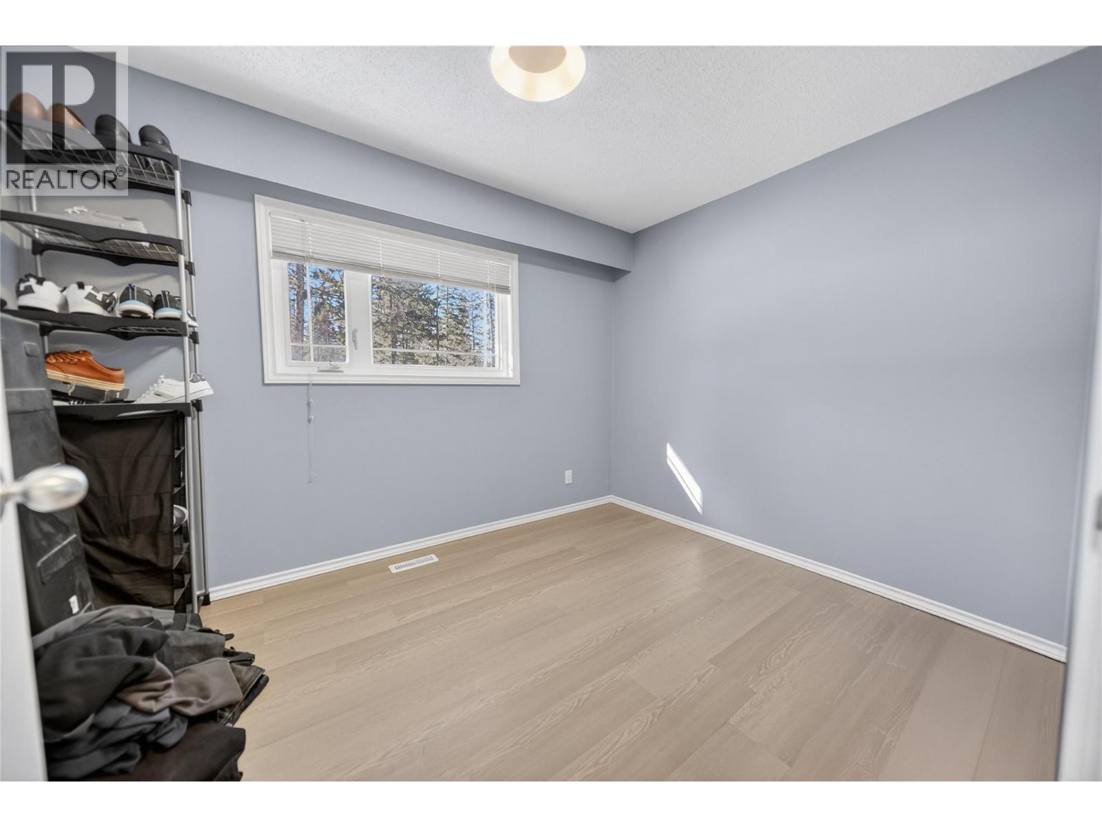 2001 8th Avenue S, Cranbrook, British Columbia  V1C 7E7 - Photo 8 - 10377742