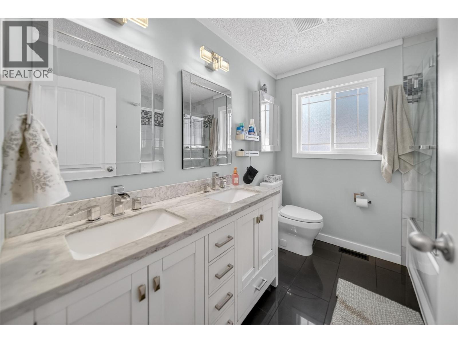 2001 8th Avenue S, Cranbrook, British Columbia  V1C 7E7 - Photo 9 - 10377742