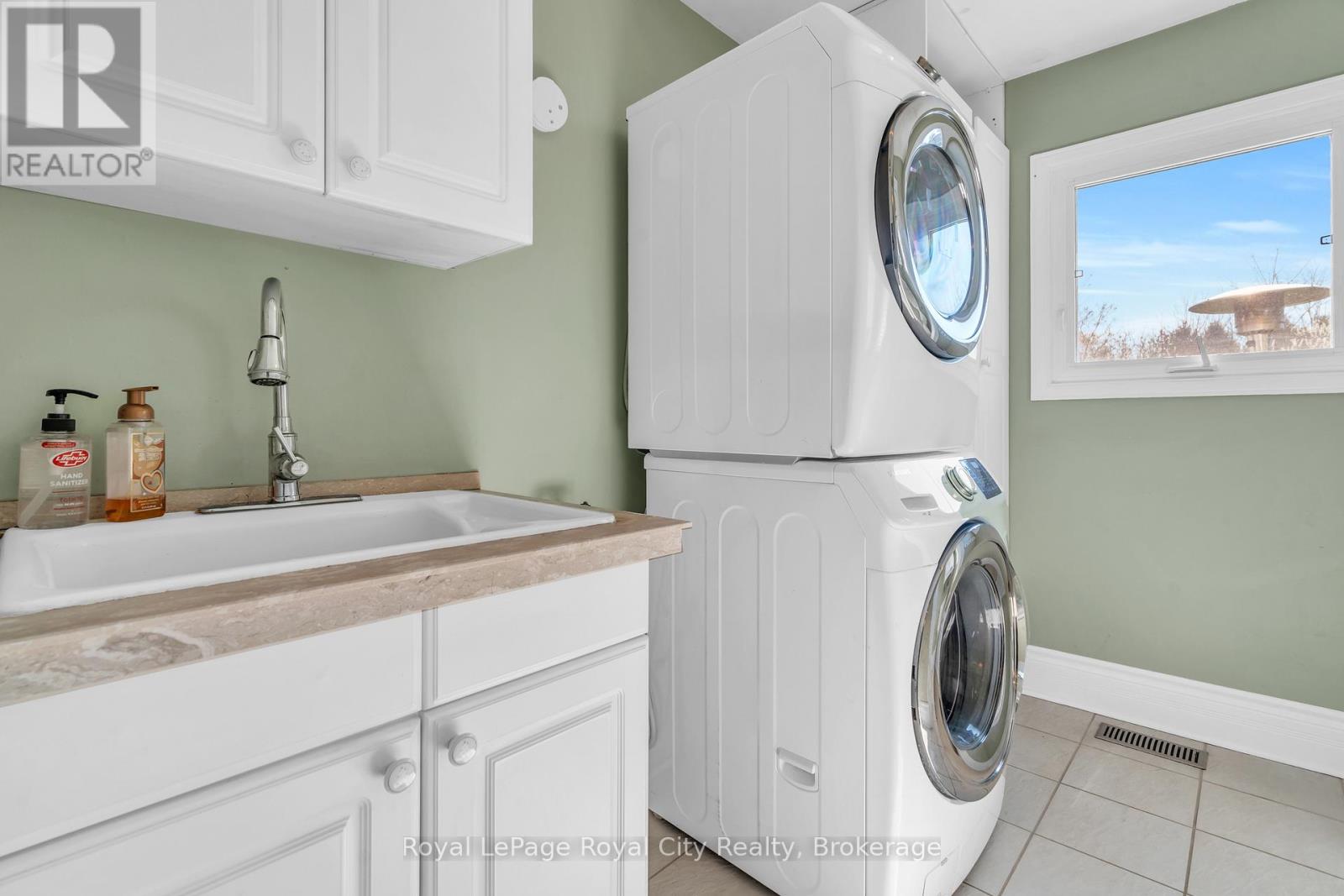 1548 Troika Court, Mississauga, Ontario L5J 4C4 - Photo 21 - W12844084