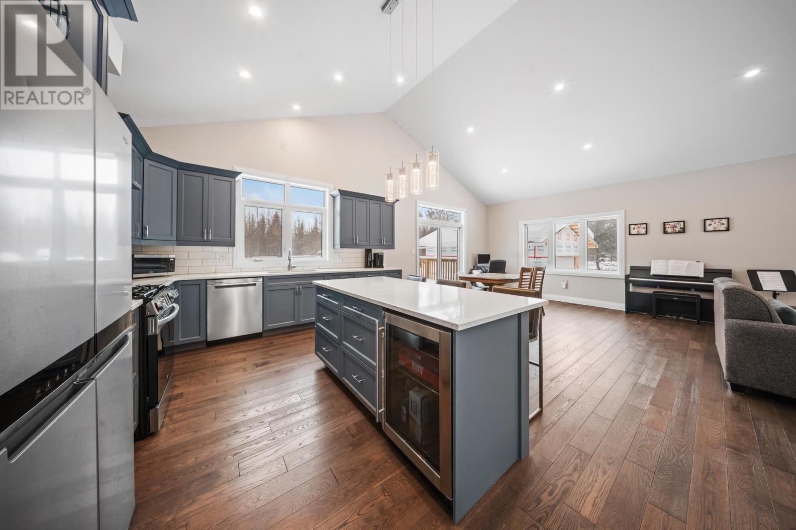 2335 Base Lin, Sault Ste. Marie, Ontario  P6A 6K4 - Photo 11 - SM260386