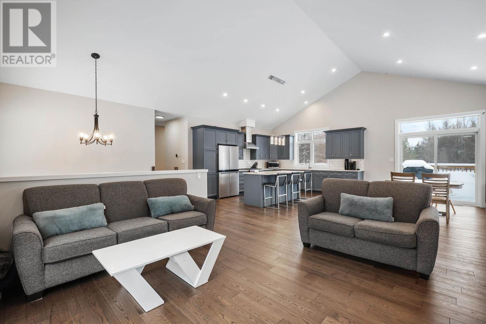 2335 Base Lin, Sault Ste. Marie, Ontario  P6A 6K4 - Photo 18 - SM260386