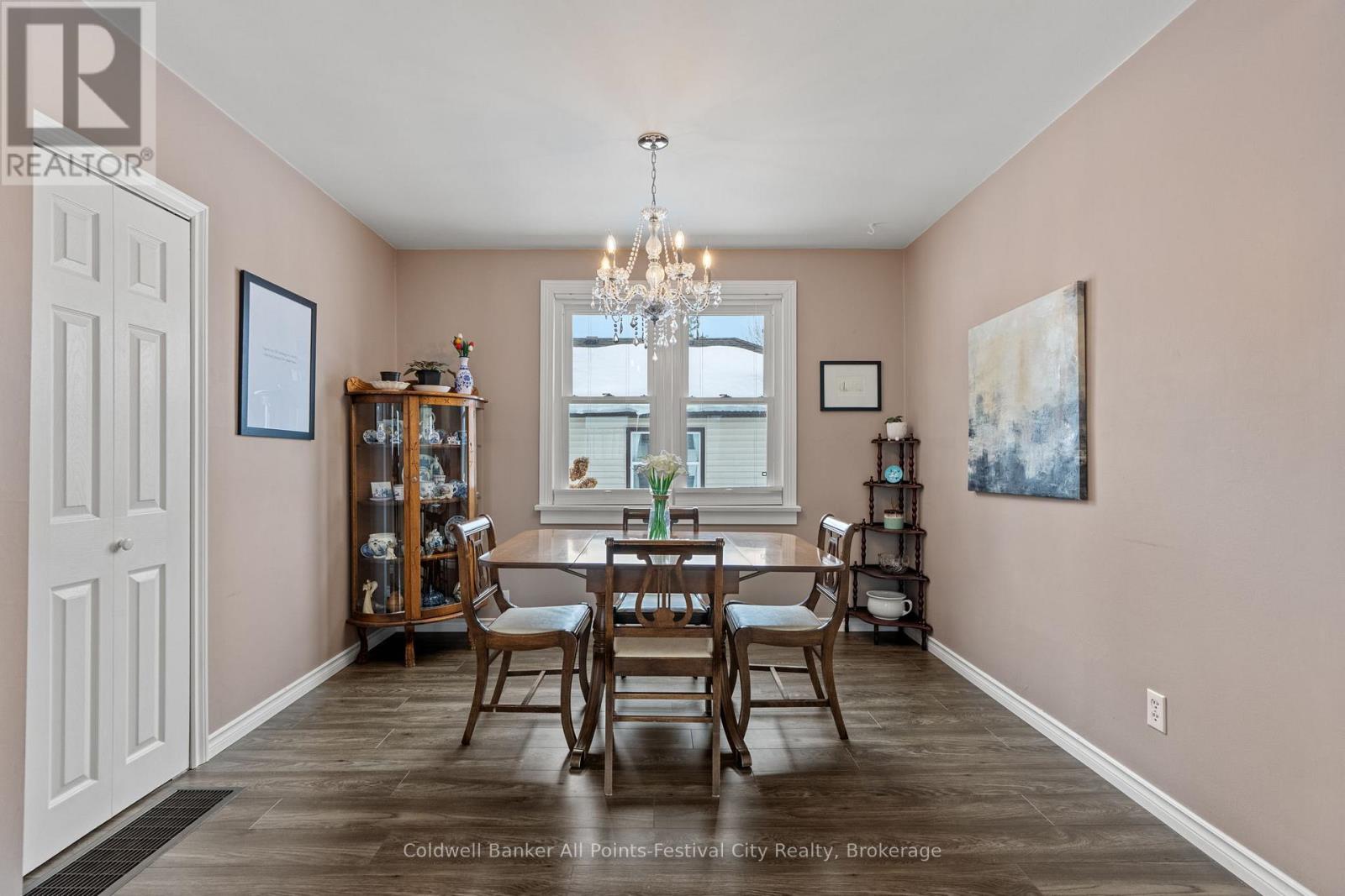 49 Carling Terrace, North Huron, Ontario N0G 2W0 - Photo 10 - X12844156