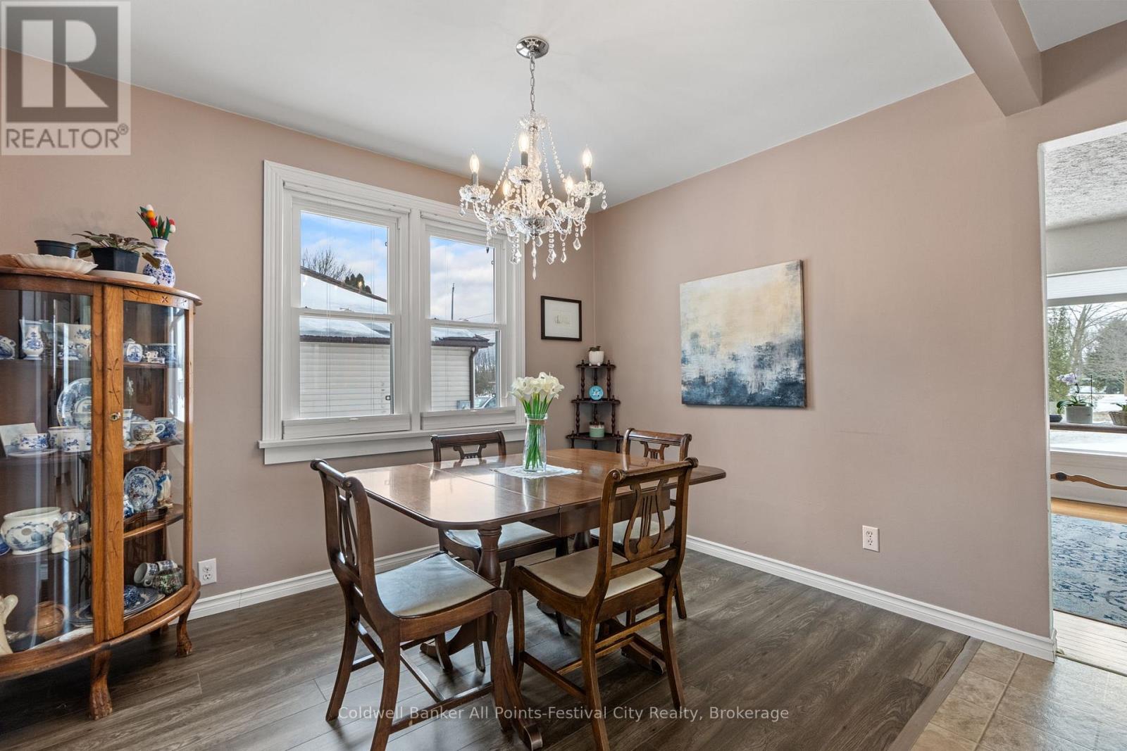 49 Carling Terrace, North Huron, Ontario N0G 2W0 - Photo 11 - X12844156