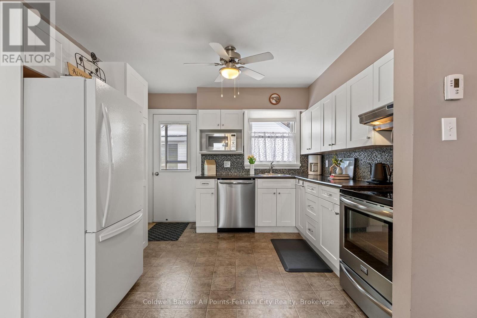 49 Carling Terrace, North Huron, Ontario N0G 2W0 - Photo 12 - X12844156