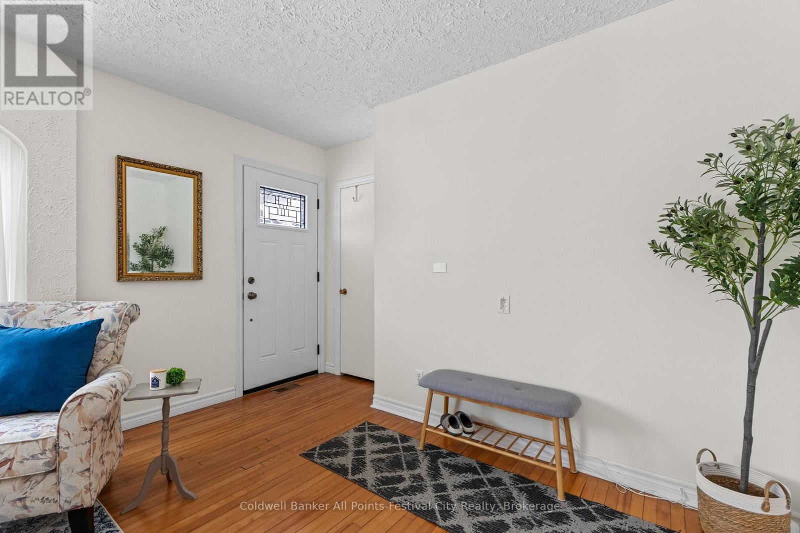 49 Carling Terrace, North Huron, Ontario N0G 2W0 - Photo 4 - X12844156