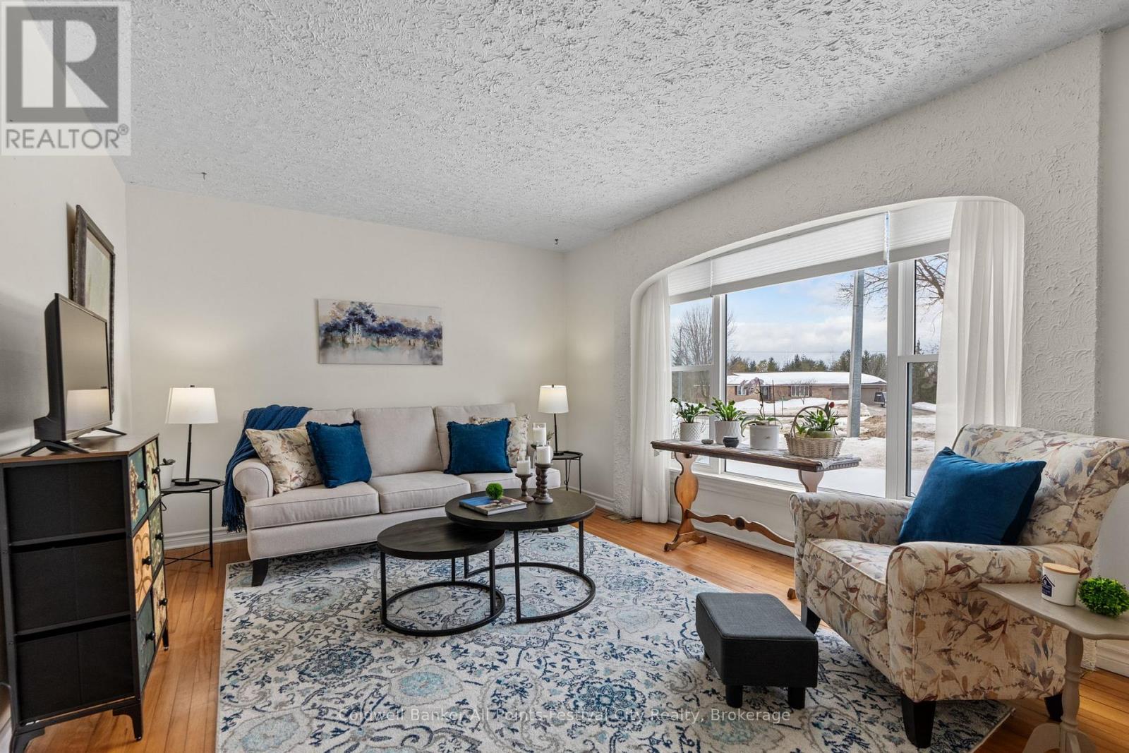 49 Carling Terrace, North Huron, Ontario N0G 2W0 - Photo 6 - X12844156