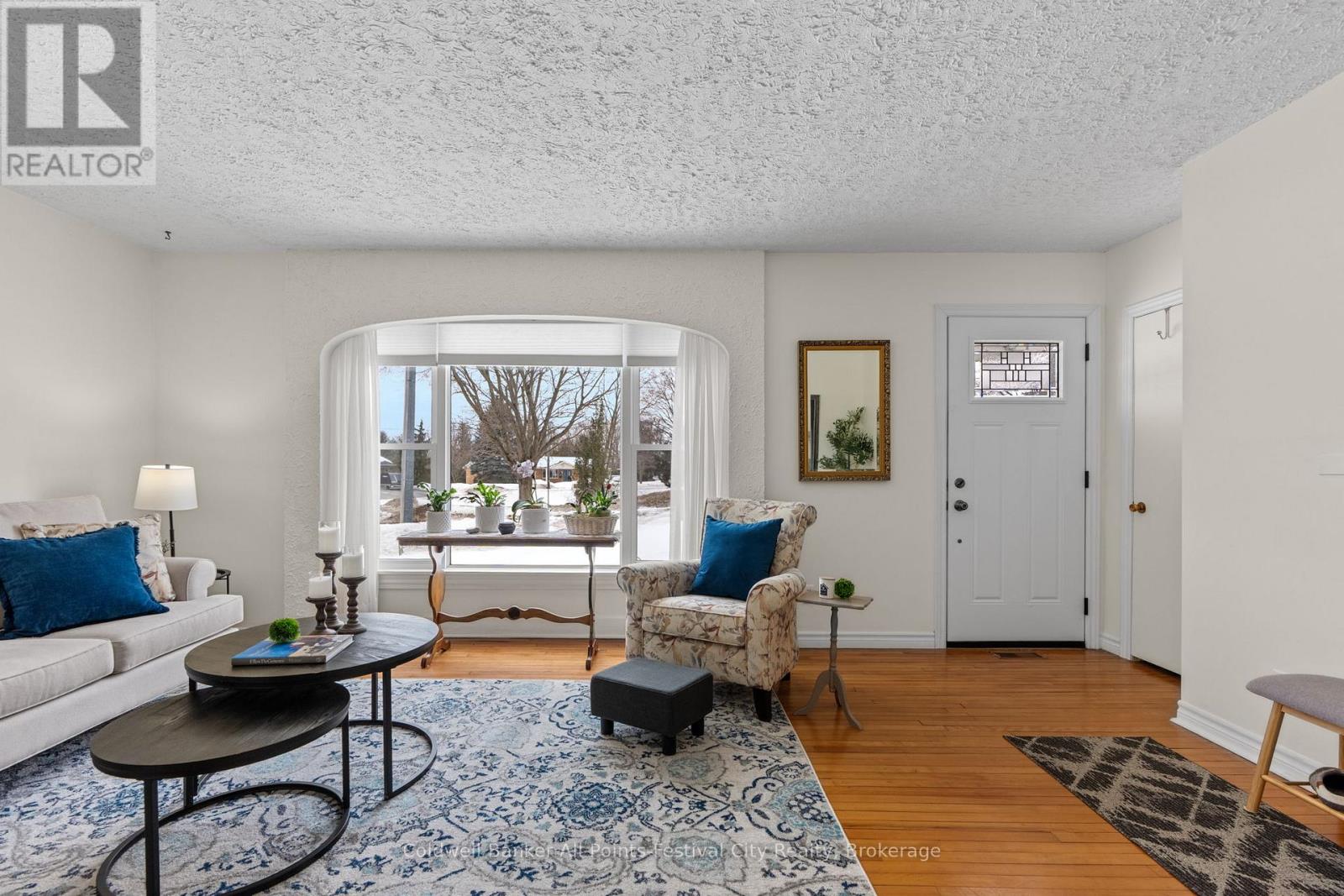 49 Carling Terrace, North Huron, Ontario N0G 2W0 - Photo 8 - X12844156