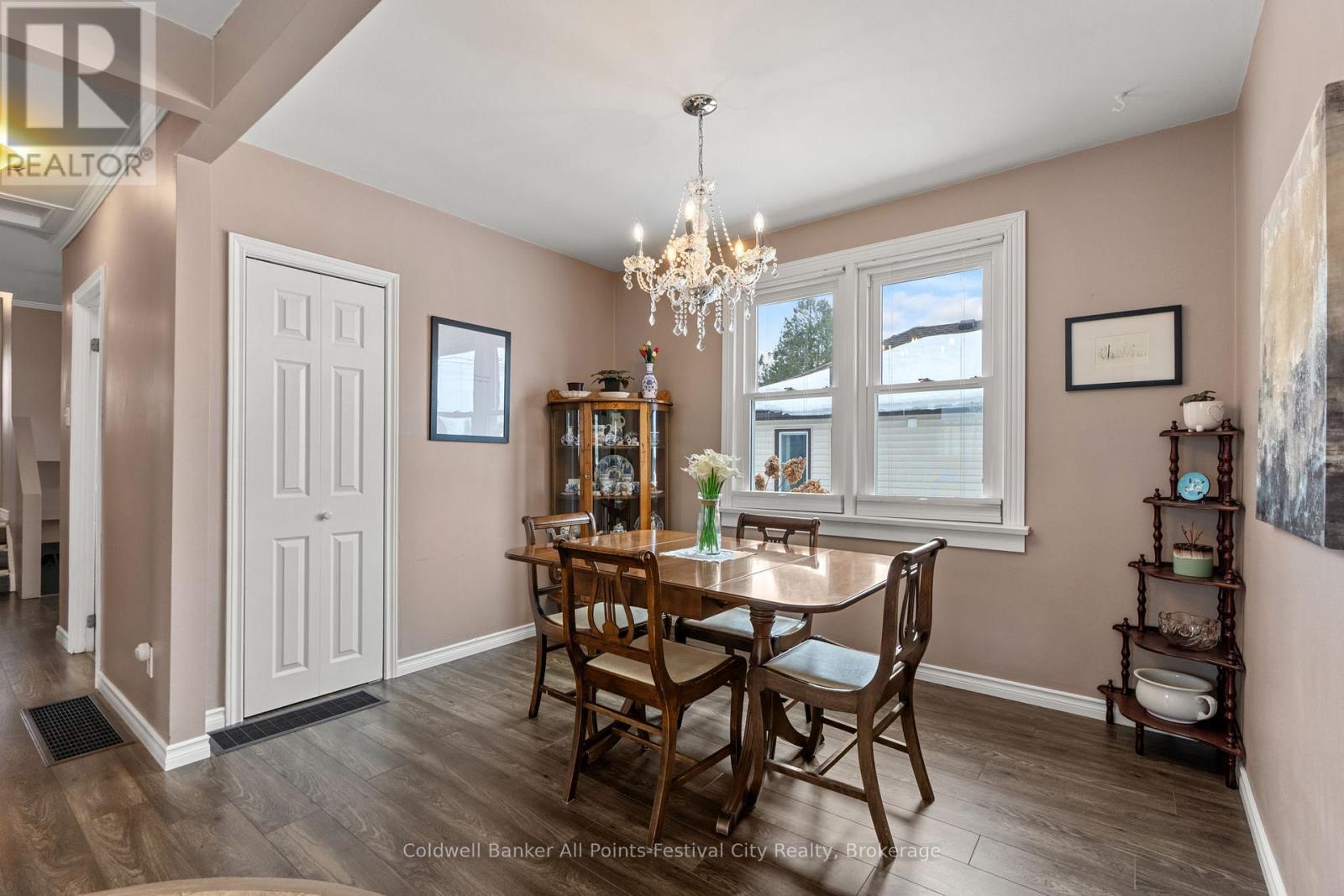 49 Carling Terrace, North Huron, Ontario N0G 2W0 - Photo 9 - X12844156