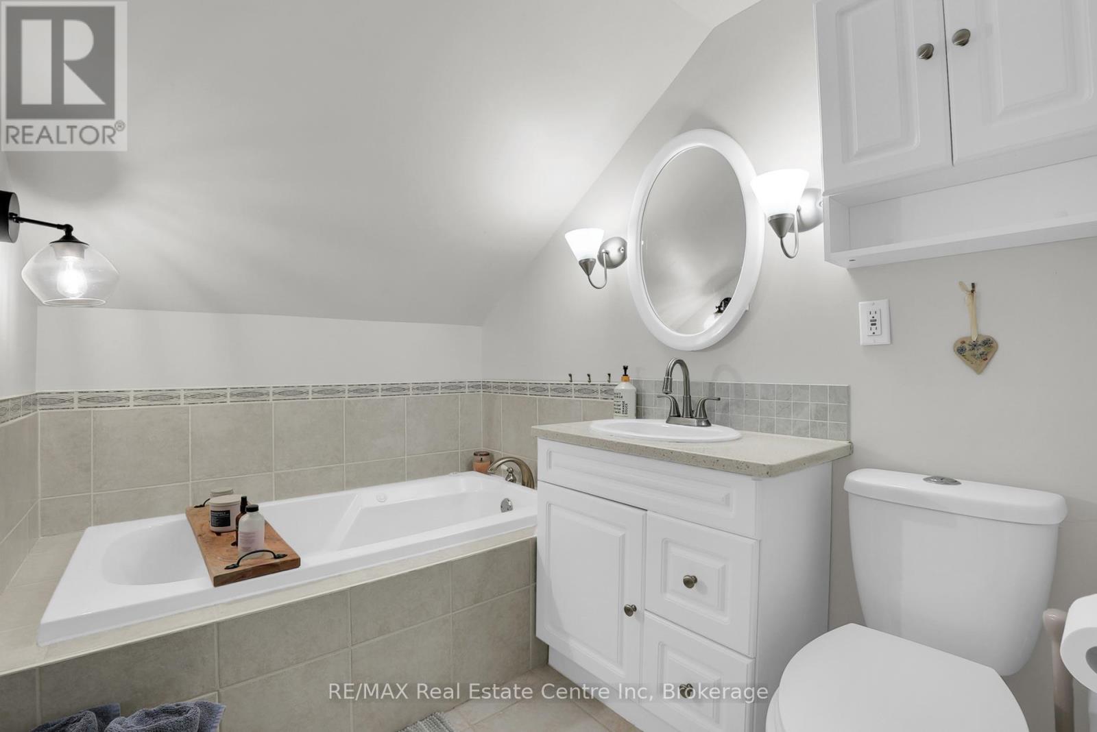 261 Colborne Street, Centre Wellington, Ontario  N0B 1S0 - Photo 21 - X12844206