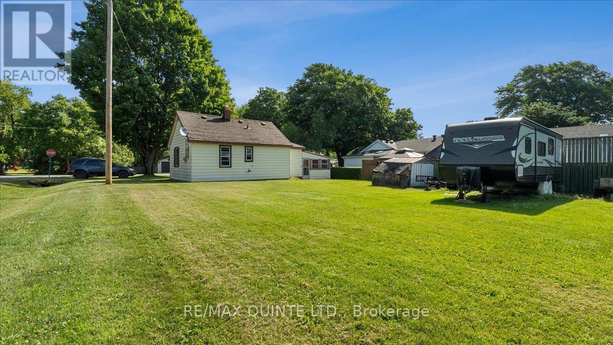 23 Fawcett Avenue, Prince Edward County, Ontario  K0K 2T0 - Photo 4 - X12844110